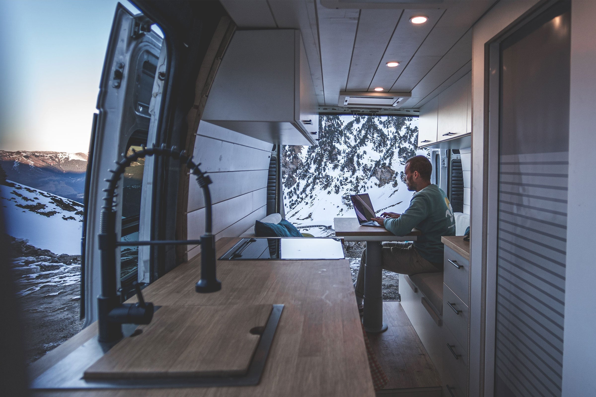 Aménagement d’un Fiat Ducato L3H2 : un van inspiration nord-américaine, signé Homad