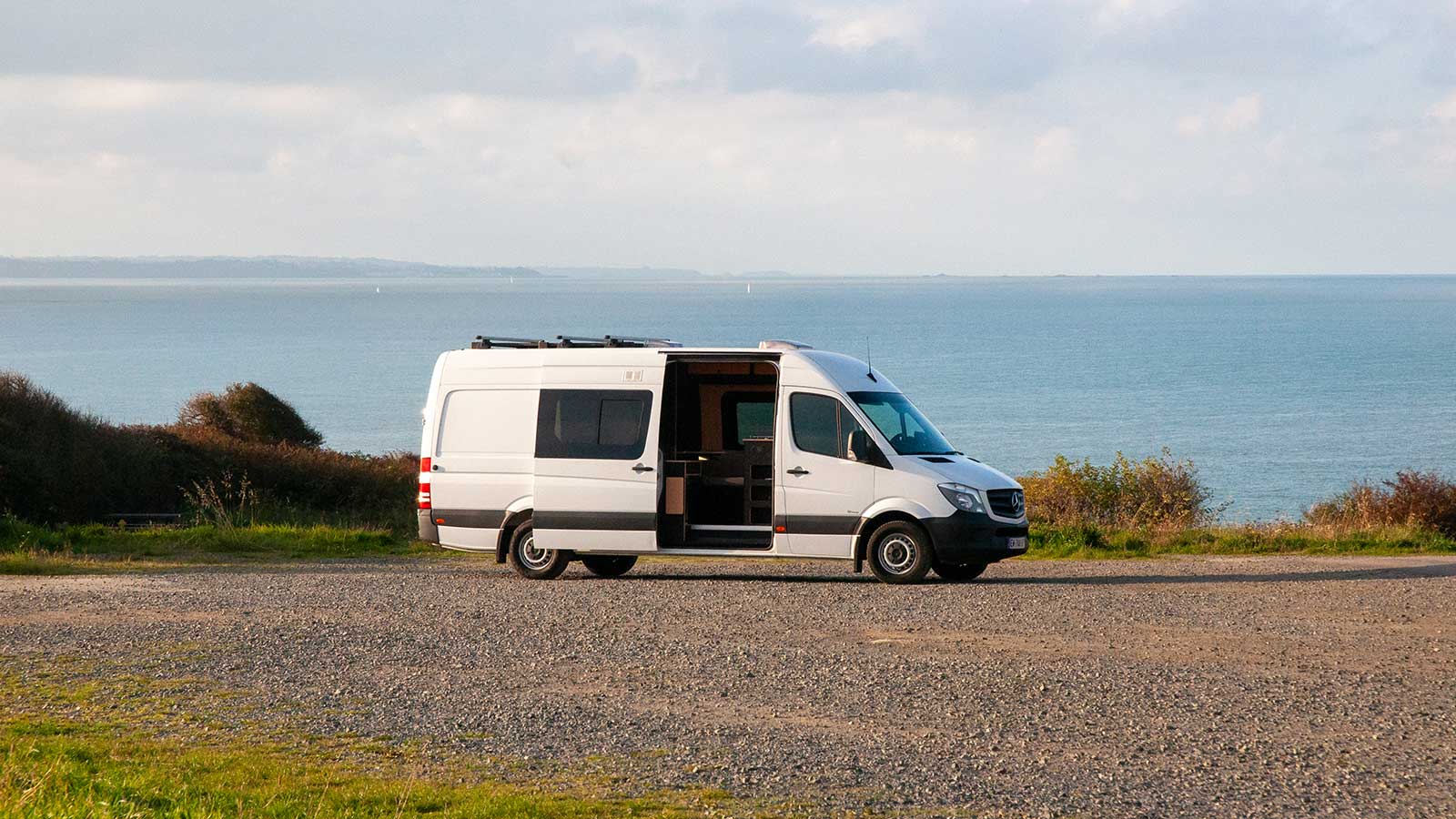 Mercedes Sprinter L3H2 : un aménagement 100 % autonome pour vivre à l’année