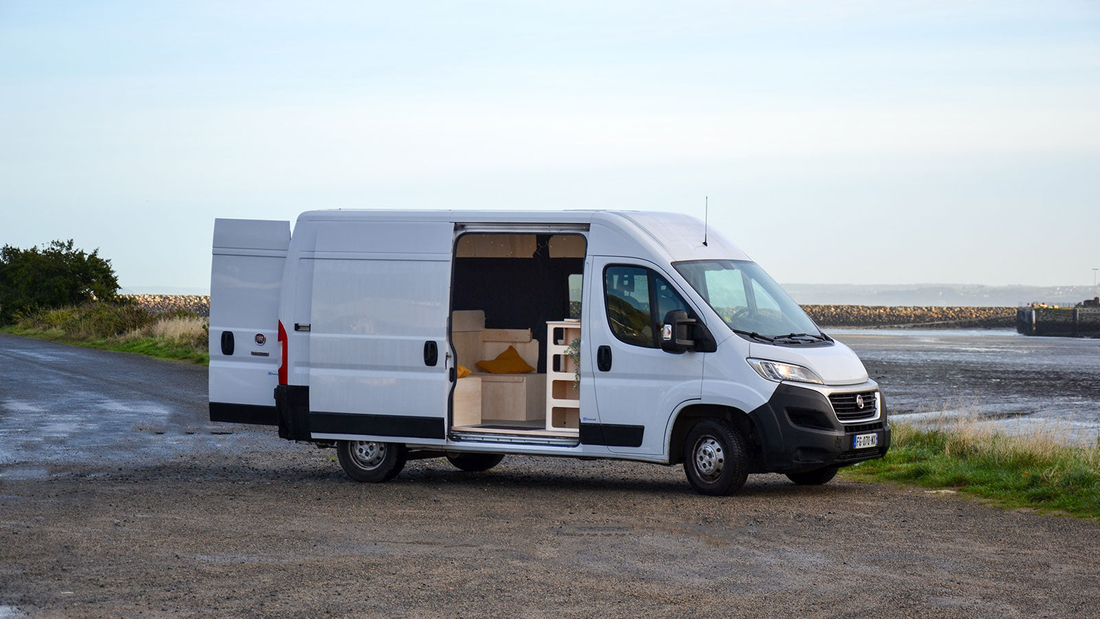 Aménagement d’un Fiat Ducato L2H2 : autonomie, modularité et confort au quotidien